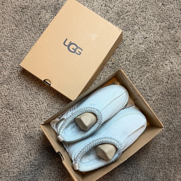 SOLD - Picture 3 of 11